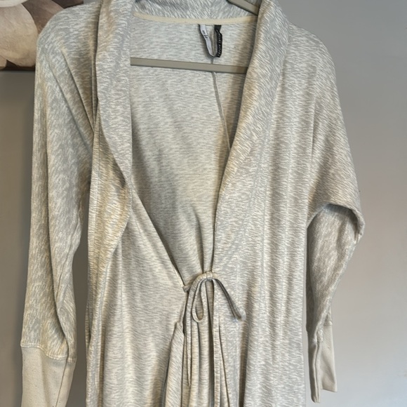 Jaclyn Intimates Robe Small - Picture 6 of 7